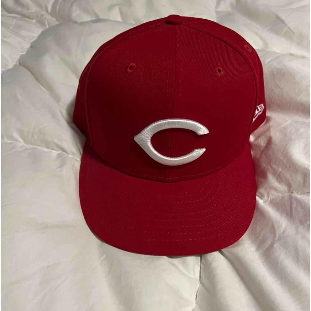 Reds Hat. Brand New. Size 7 1/2.